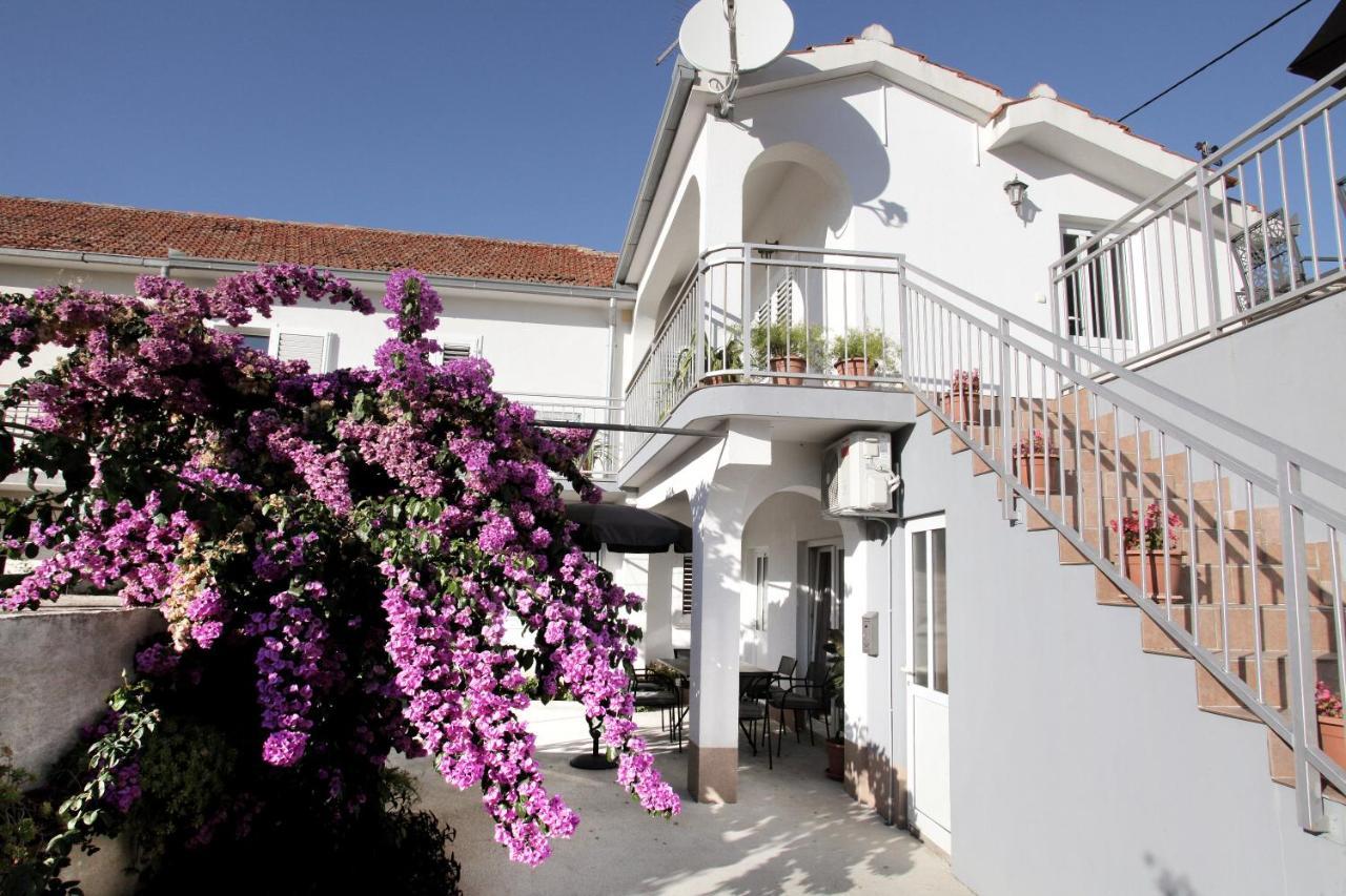 Apartments Vaska Trogir Exterior photo